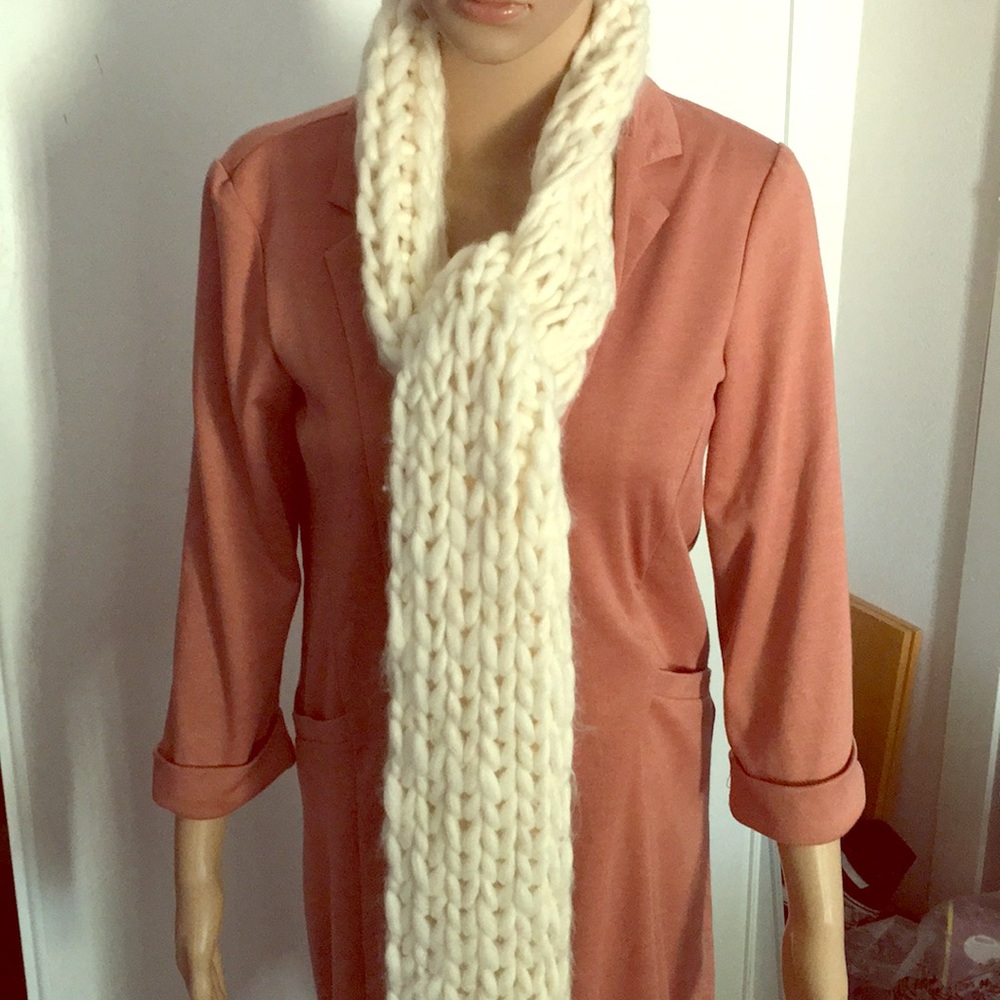 Forever 21 knitted neck scarf